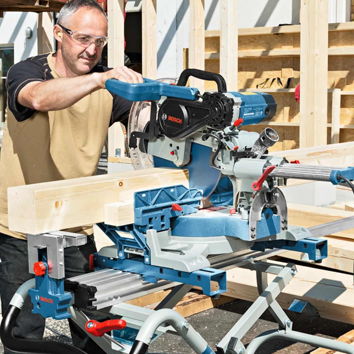 Piła ukosowa promieniowa Bosch GCM 12 SDE