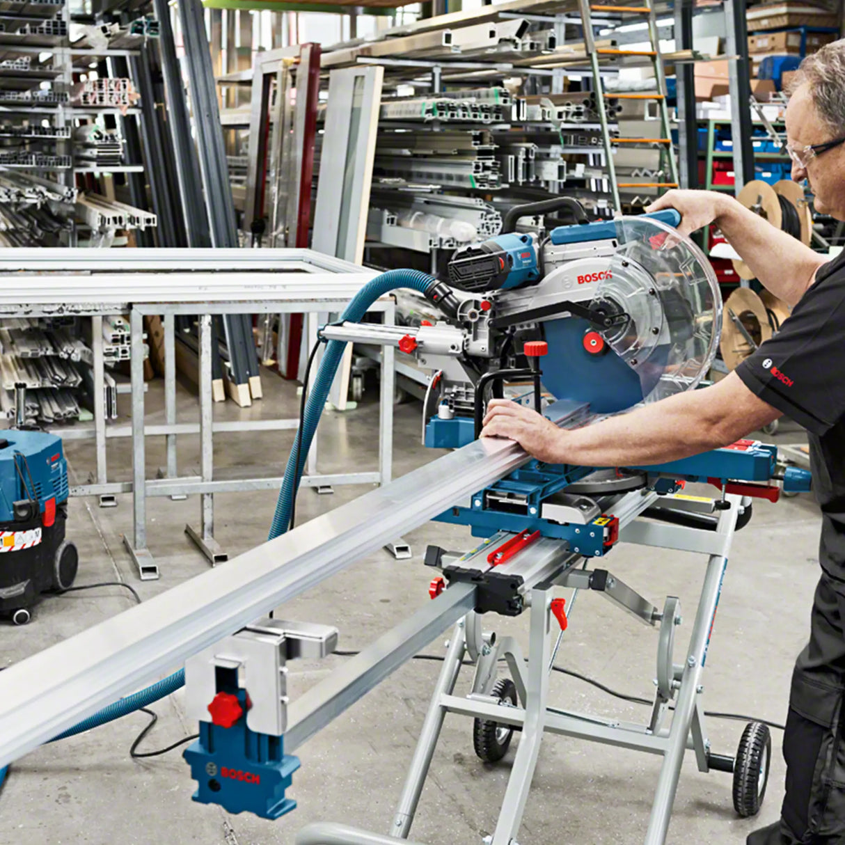 Piła ukosowa promieniowa Bosch GCM 12 SDE