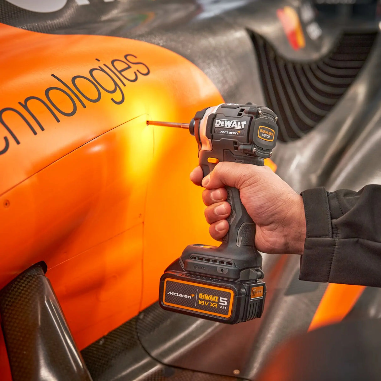 Avvitatore ad Impulsi Dewalt McLaren DCF85MP2T-QW 18V 5Ah