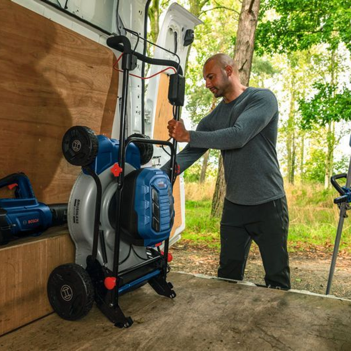 06008C8200 - Kosiarka Bosch Professional GRA18V2-46SP PRO 2x18V - Zdjęcie 17