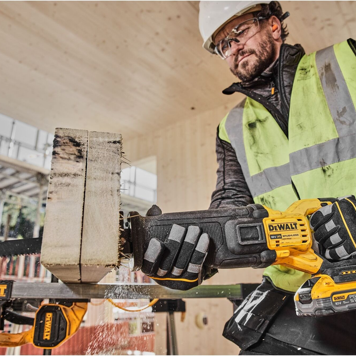 DCS386H2T-QW - Dewalt DCS386H2T-QW 18 V 5 Ah bezszczotkowa piła szablasta - Zdjęcie 3