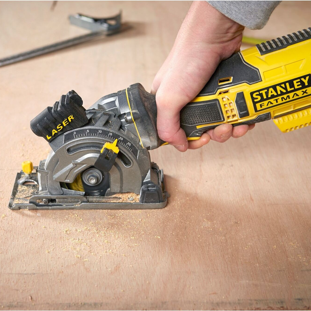 FME380K-QS - Stanley FatMax FME380K 650W Mini pilarka tarczowa - Zdjęcie 7