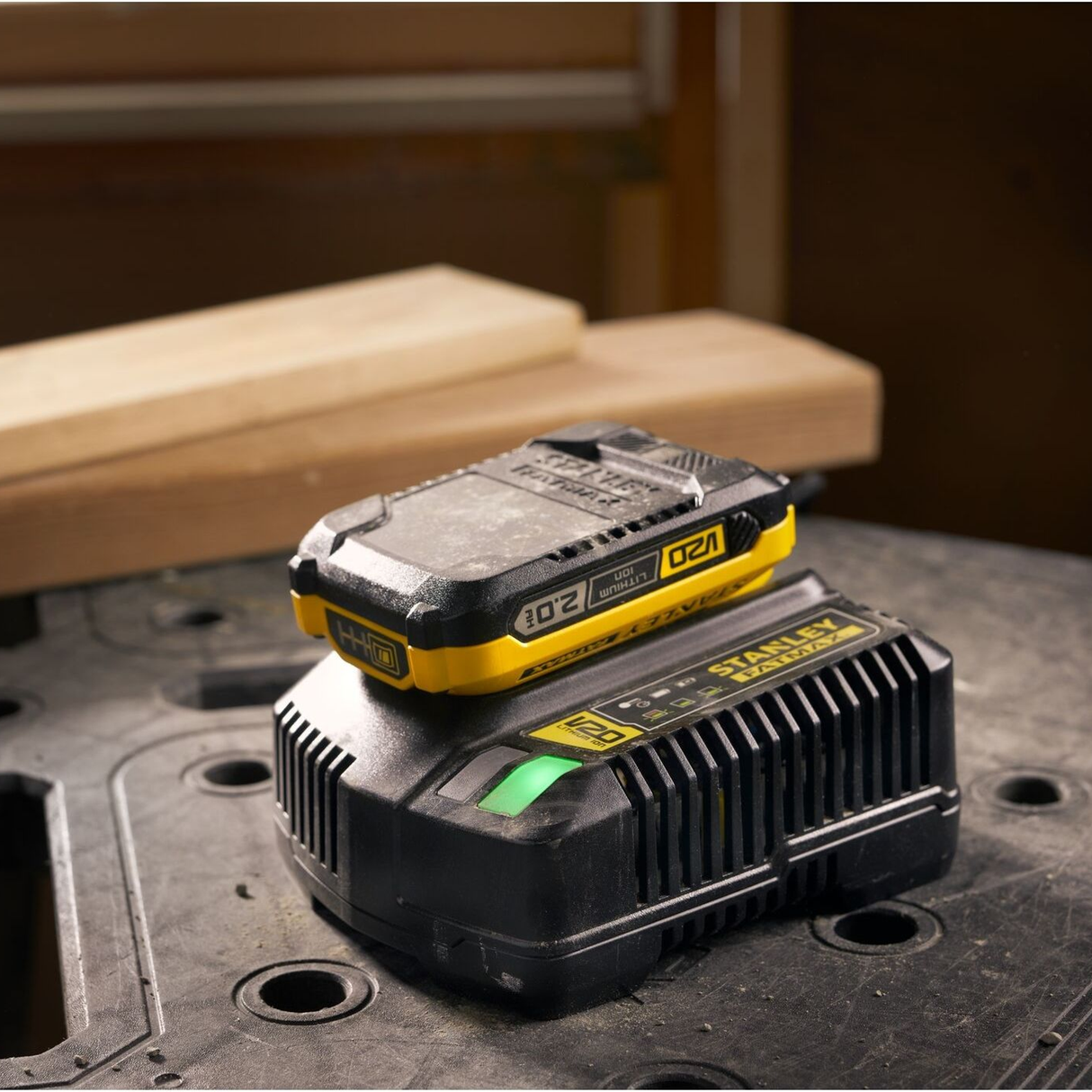 SFMCB202-XJ - Batteria Stanley FatMax V20 SFMCB202-XJ 18V 2Ah - Immagine 3