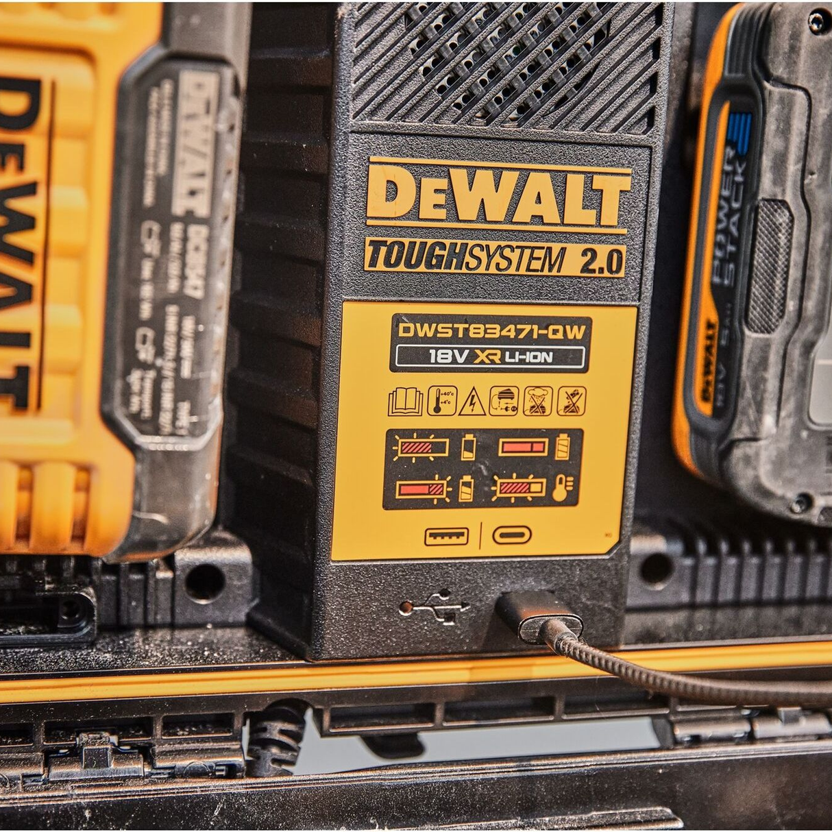 DWST83471-QW – Podwójna ładowarka akumulatorów Dewalt DWST83471-QW ToughSystem 2.0 – Zdjęcie 23